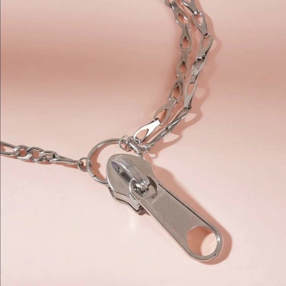 🦋Zipper Charm Chain Choker - Picture 3 of 4